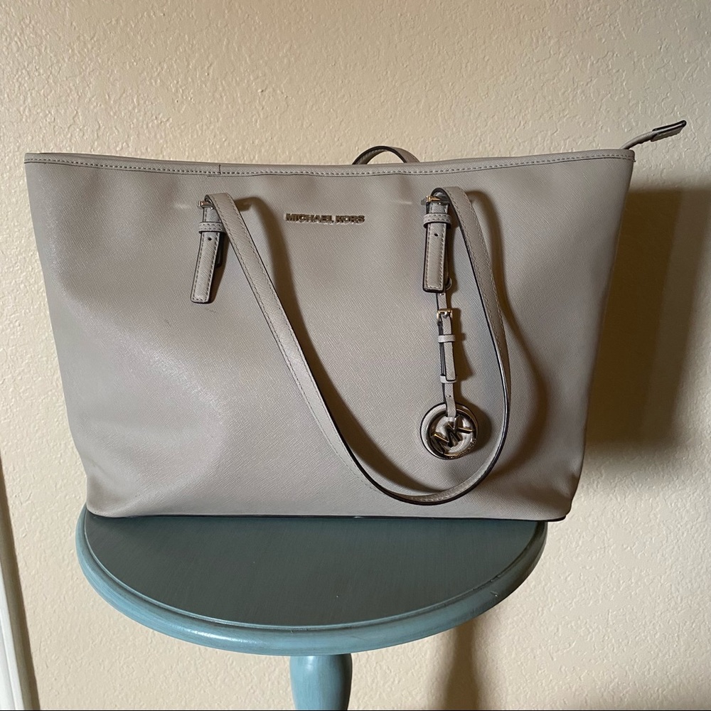 Michael Kors Jet Set Travel MD TZ Multi-Function Tote